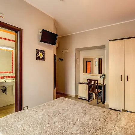 Buonarroti 4* Rome