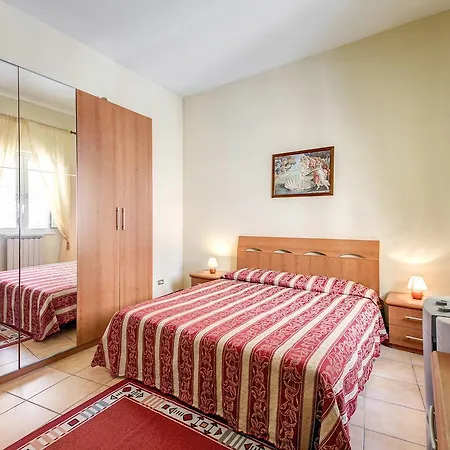 أجنحة بوناروتي فندق مبيت وإفطار 4*