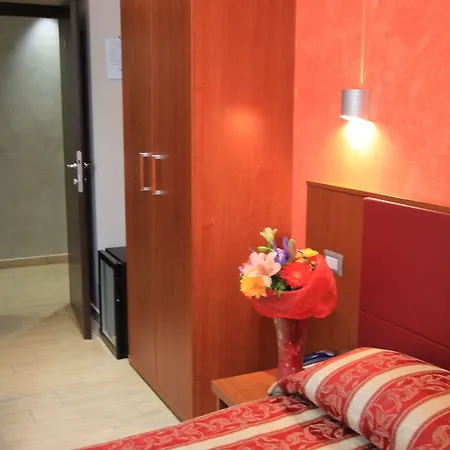 Buonarroti Oda ve Kahvaltı 4*