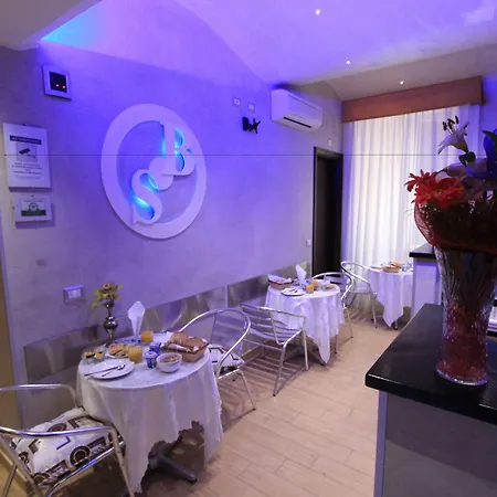 Buonarroti Oda ve Kahvaltı 4*