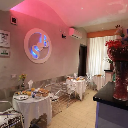 Oda ve Kahvaltı Buonarroti 4*